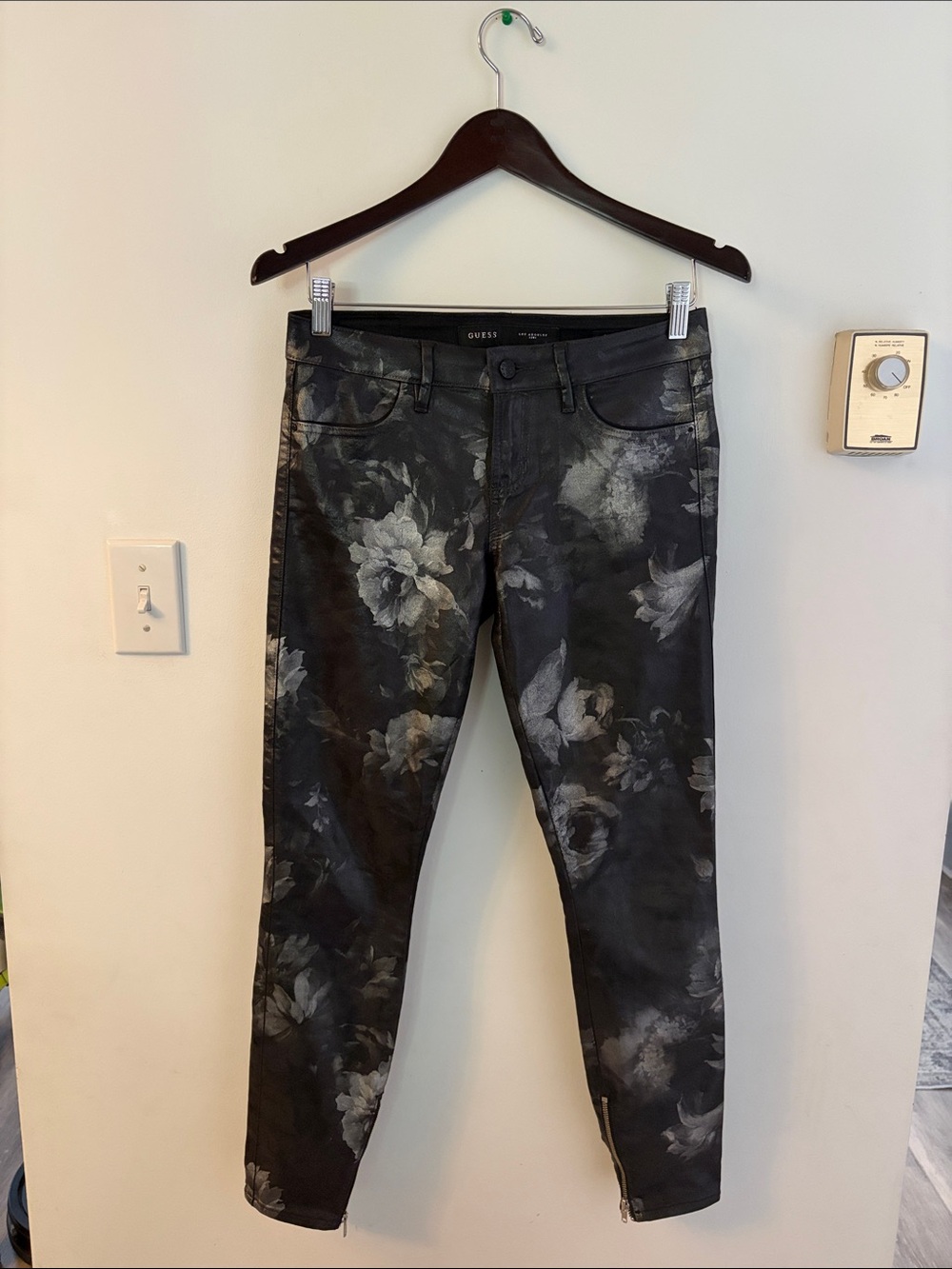 Guess Black and Gray Floral Coated Zip-Hem Skinny “Brittney Legging”